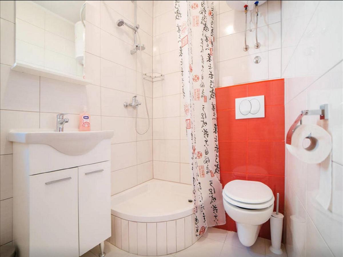 House Karlo Apartments 奥米什 外观 照片