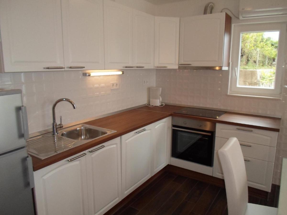 House Karlo Apartments 奥米什 外观 照片