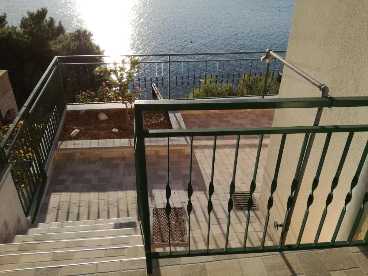 House Karlo Apartments 奥米什 外观 照片