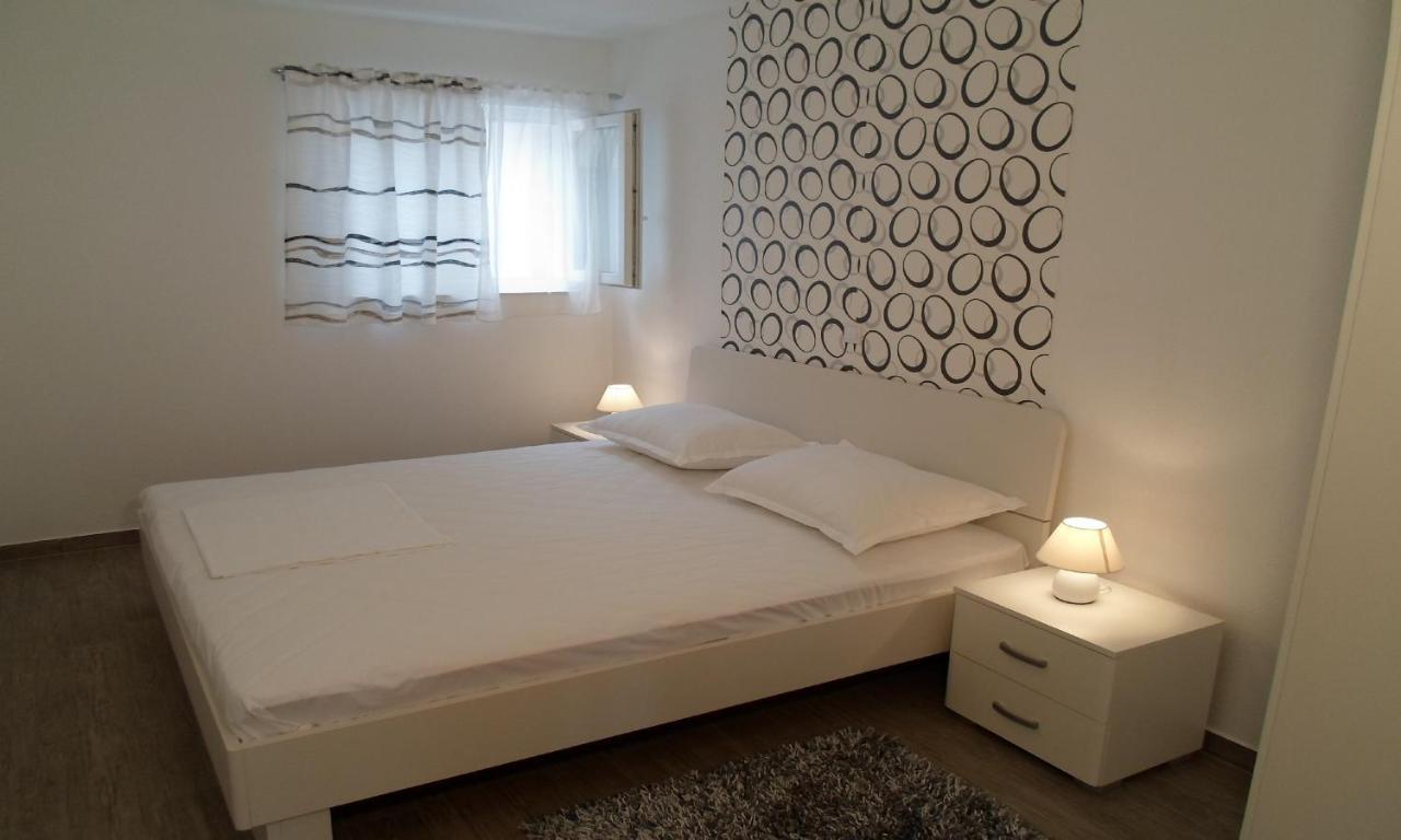 House Karlo Apartments 奥米什 外观 照片